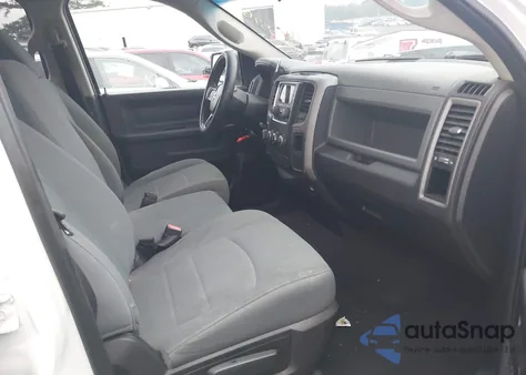 2017 Ram 1500 Express 4X2 6'4 Box z USA, uszkodzony, nr VIN 1C6RR6FG7HS550436